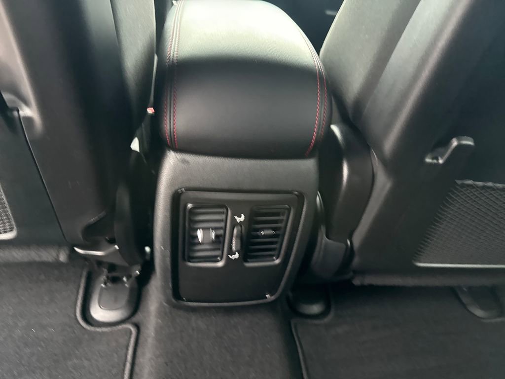 Used 2025 Dodge Durango GT w/ Blacktop Package image 31