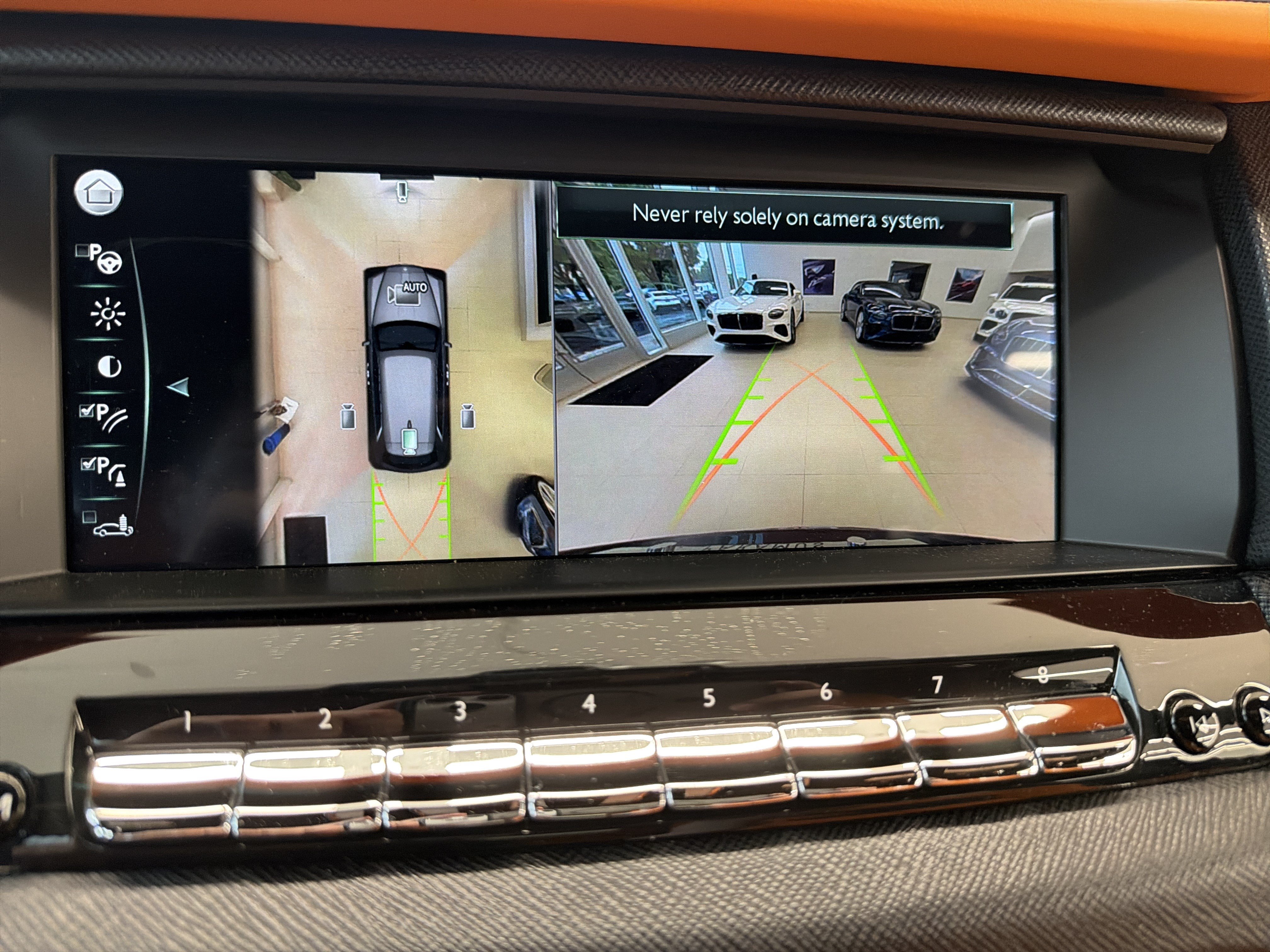Certified 2022 Rolls-Royce Cullinan AWD/4WD image 24