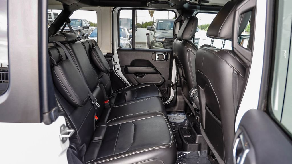 Used 2023 Jeep Wrangler Unlimited Sahara AWD/4WD image 20