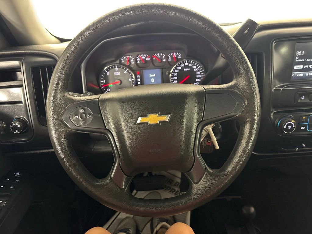 Used 2018 Chevrolet Silverado 1500 Custom w/ Custom Value Package AWD/4WD image 19