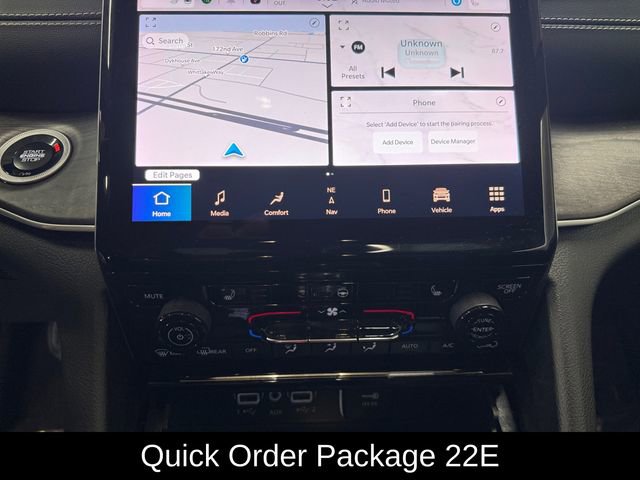 Used 2024 Jeep Grand Cherokee Limited w/ Trailer Tow Package AWD/4WD image 3