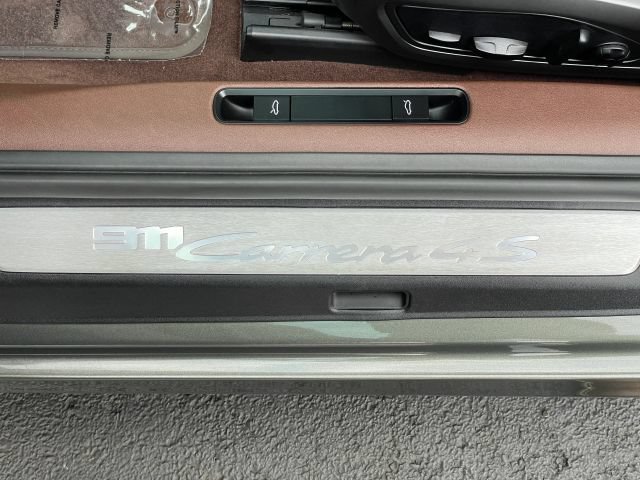 Used 2021 Porsche 911 Carrera 4S AWD/4WD image 19