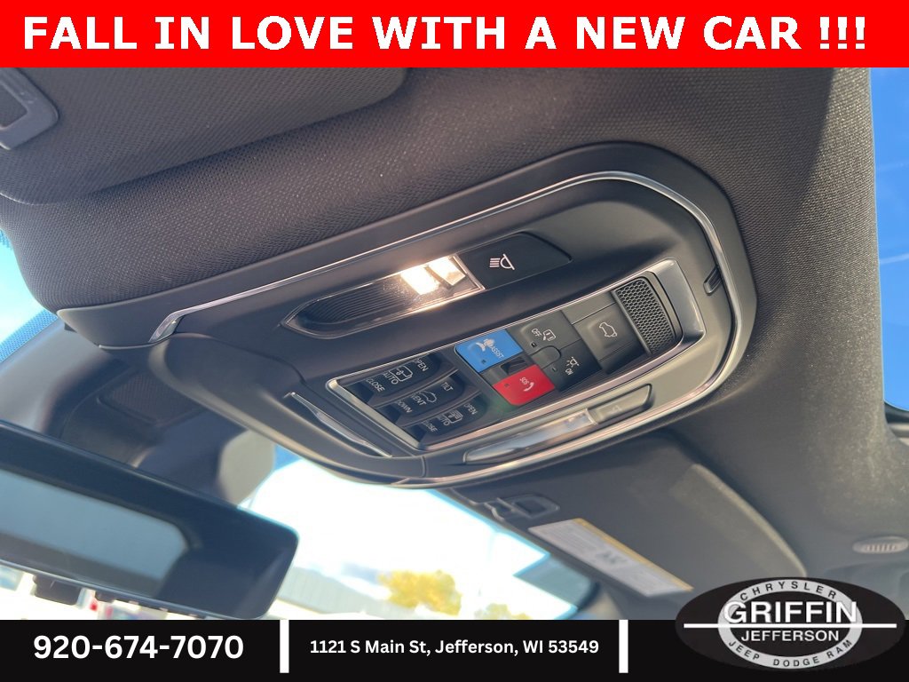 New 2025 Jeep Grand Cherokee Limited w/ Luxury Tech Group II image 26