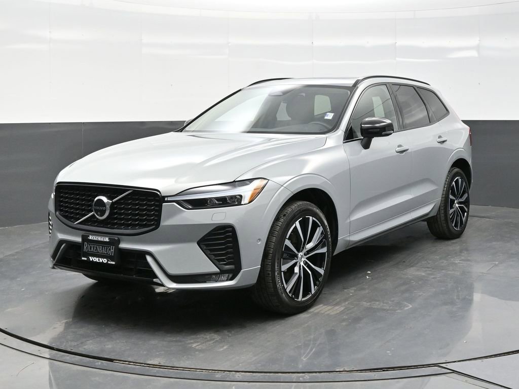 Used 2025 Volvo XC60 B5 Plus image 2