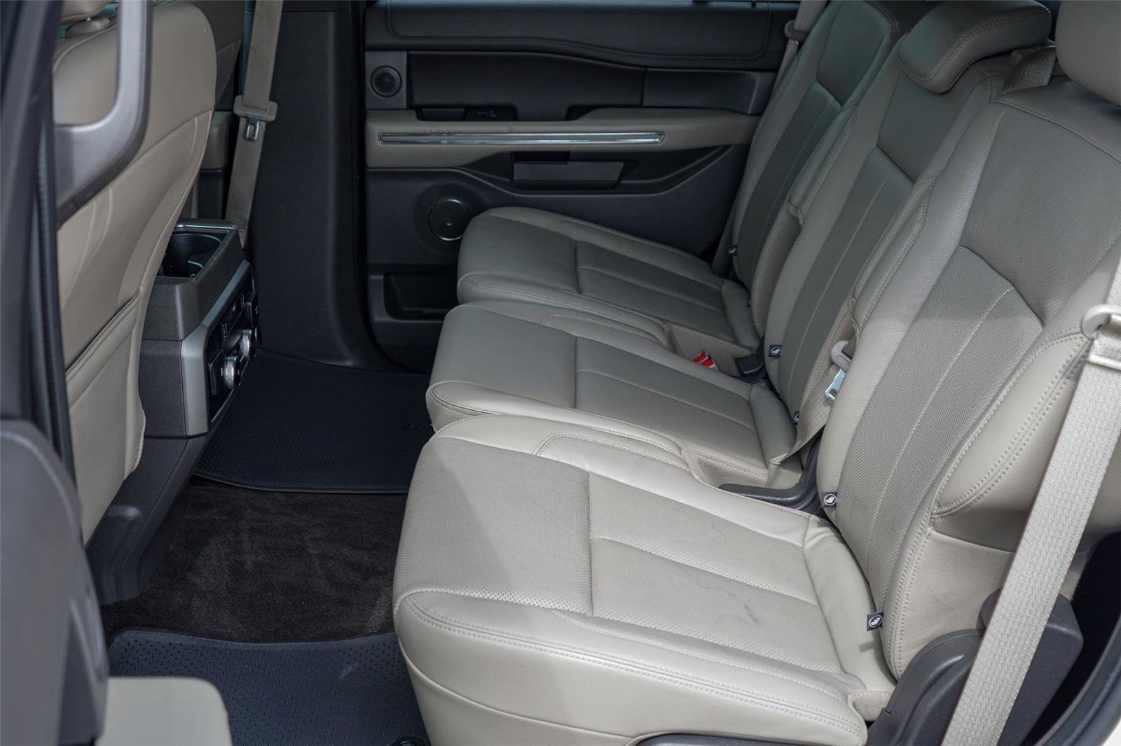 Used 2018 Ford Expedition XLT w/ Equipment Group 202A image 23
