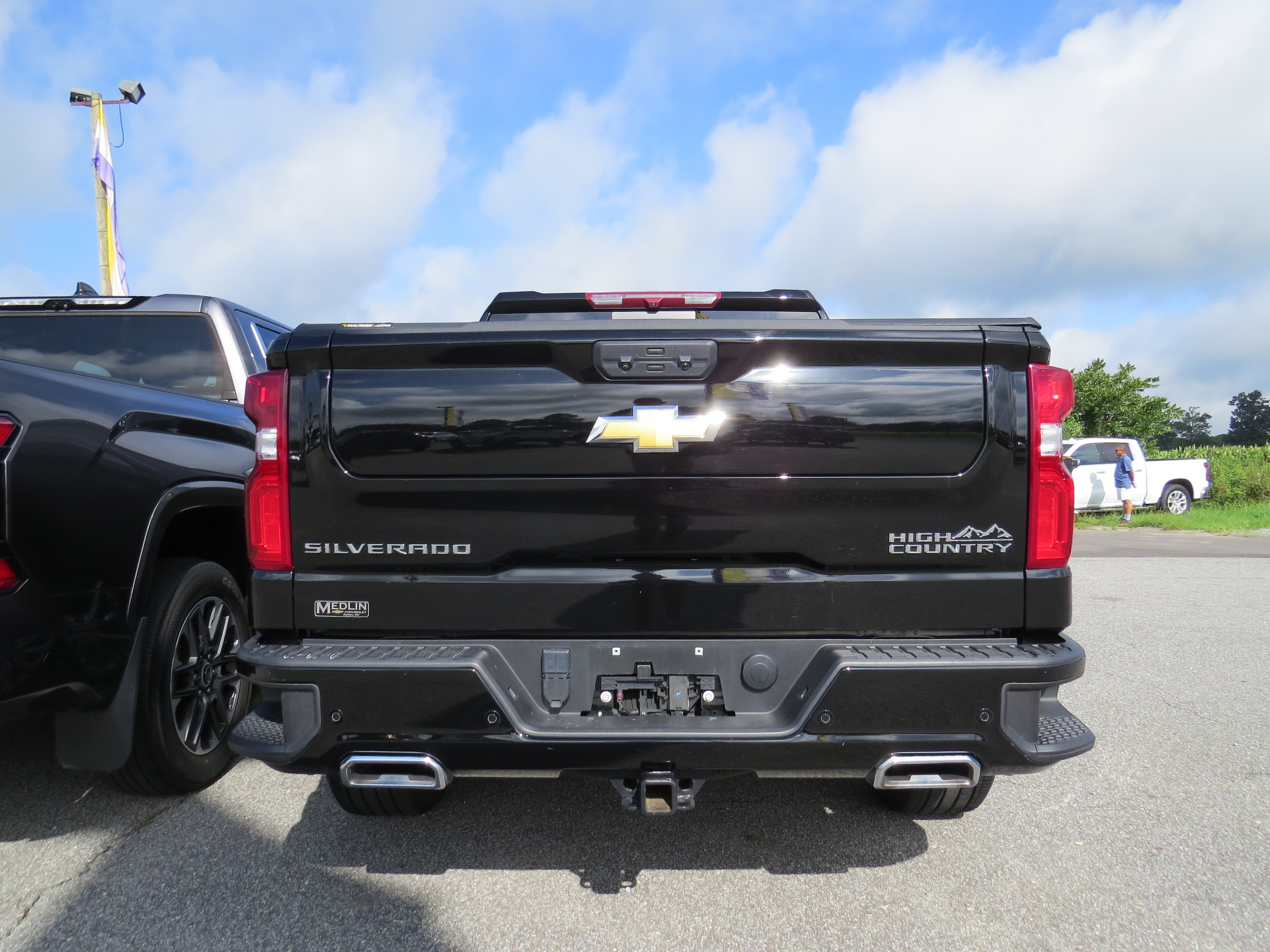 Used 2025 Chevrolet Silverado 1500 High Country w/ High Country Premium Package AWD/4WD image 6