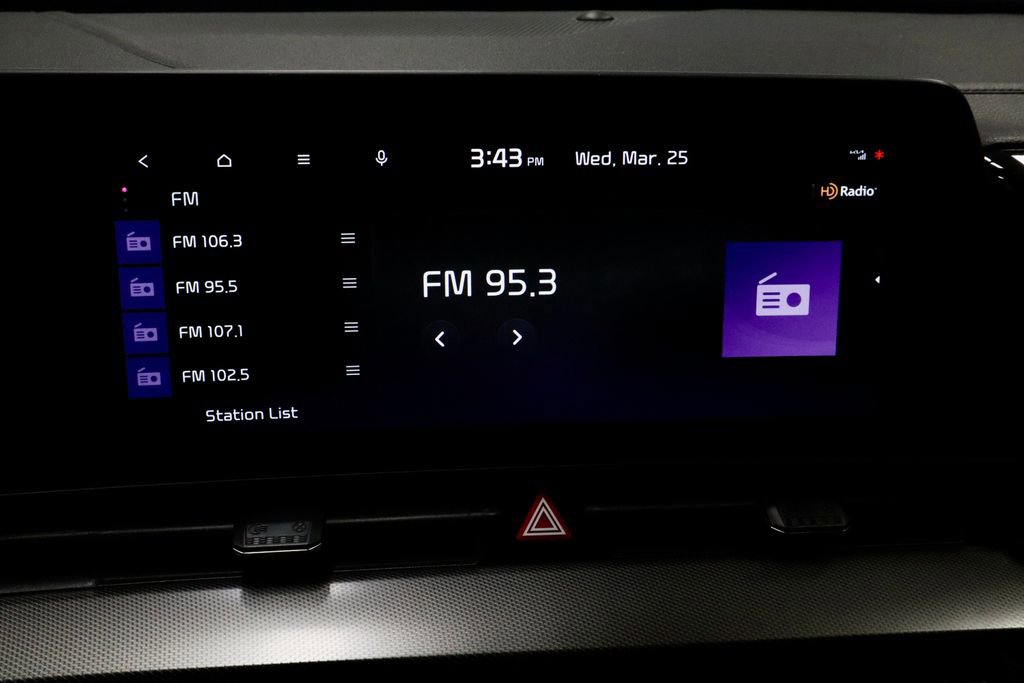 Used 2023 Kia Sportage SX image 4