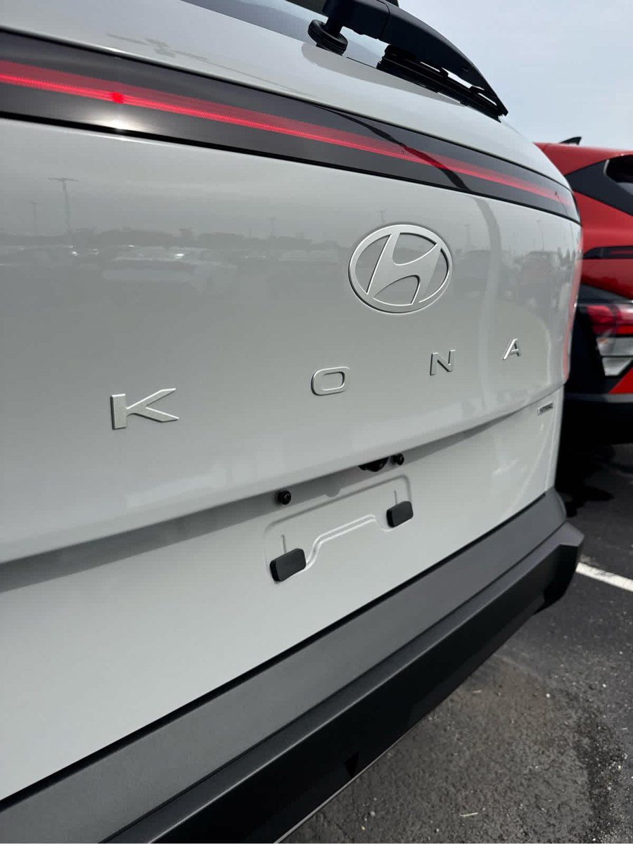 New 2027 Hyundai Kona SE AWD/4WD image 36