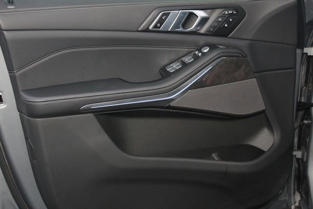 Used 2025 BMW X7 xDrive40i w/ Executive Package image 23