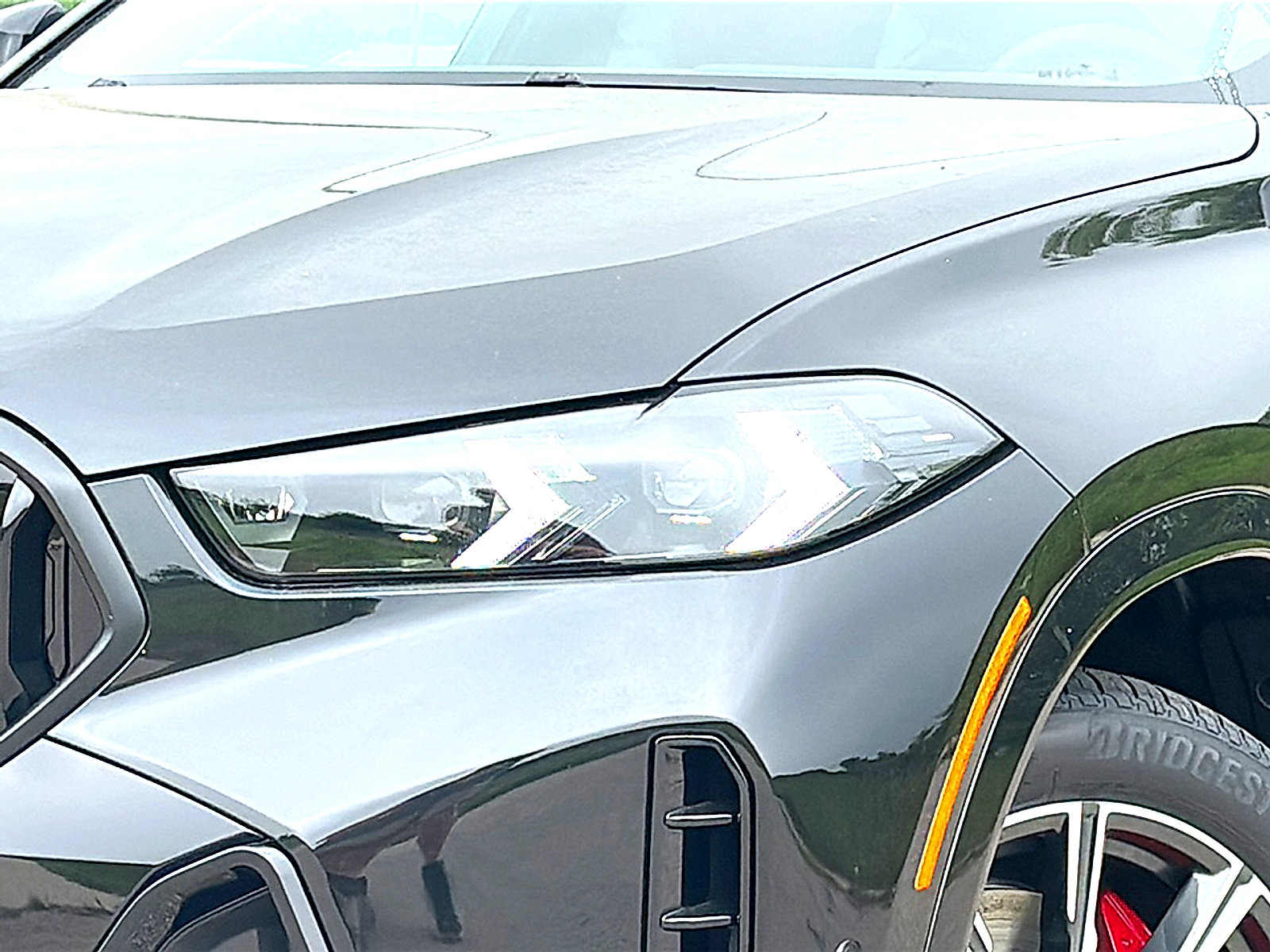 New 2027 BMW X6 xDrive40i w/ Climate Comfort Package AWD/4WD image 4