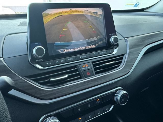 Used 2023 Nissan Altima 2.5 SV FWD image 9