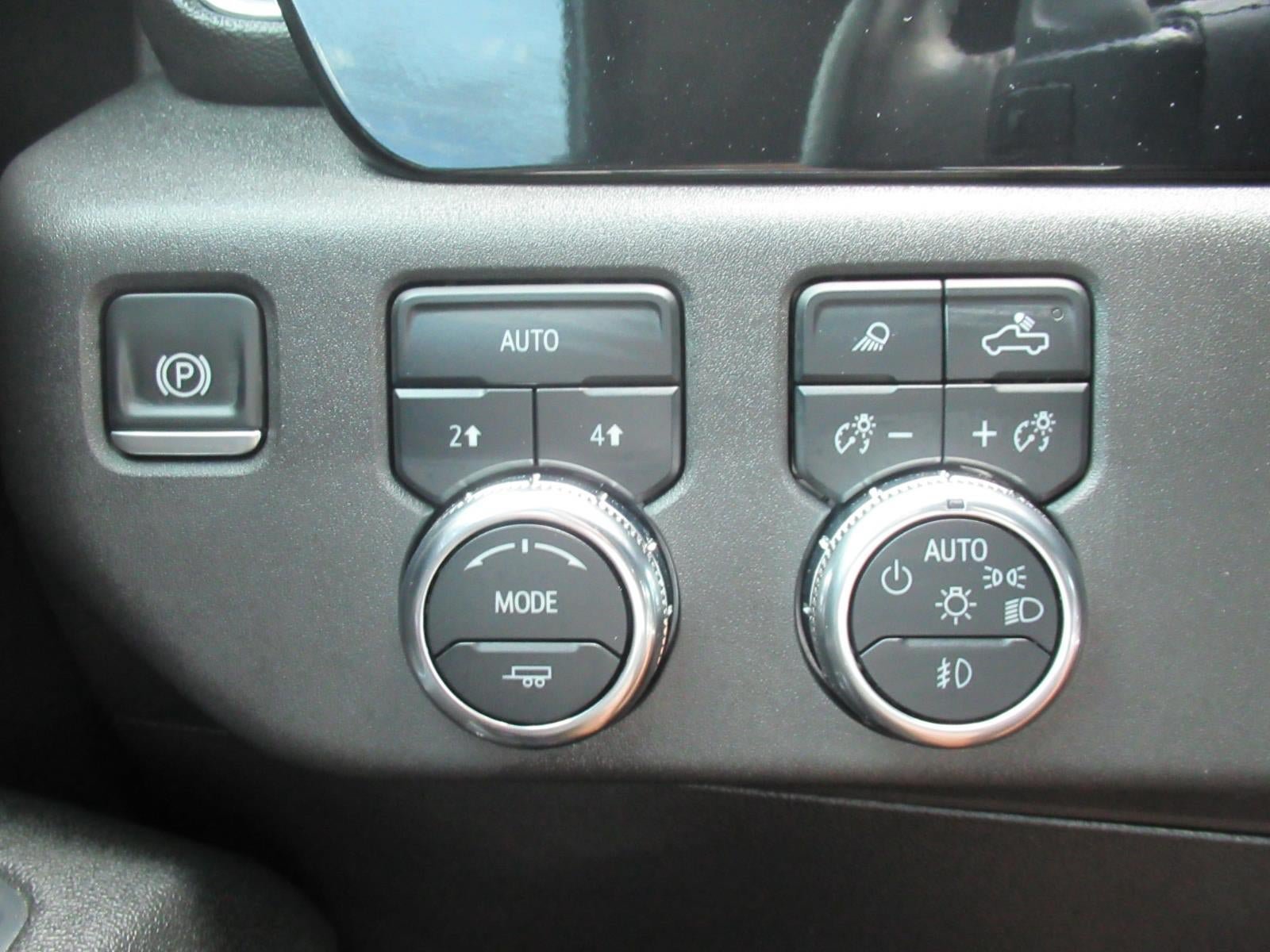 Used 2025 GMC Sierra 1500 Elevation w/ Elevation Premium Package AWD/4WD image 21