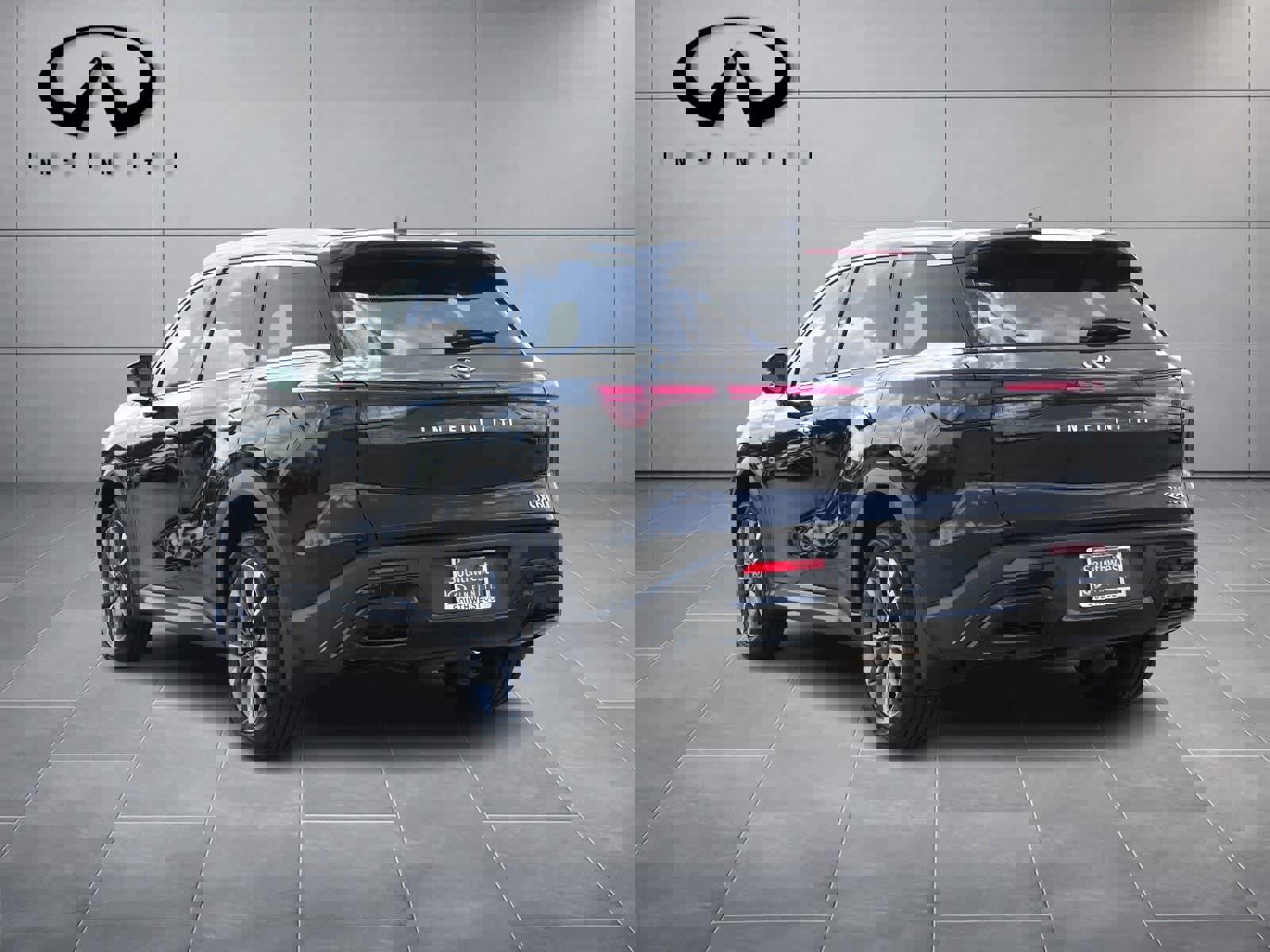 Certified 2023 INFINITI QX60 Luxe w/ Cargo Package image 5