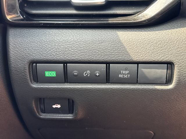 Used 2025 Nissan Sentra SR w/ SR Premium Package FWD image 30