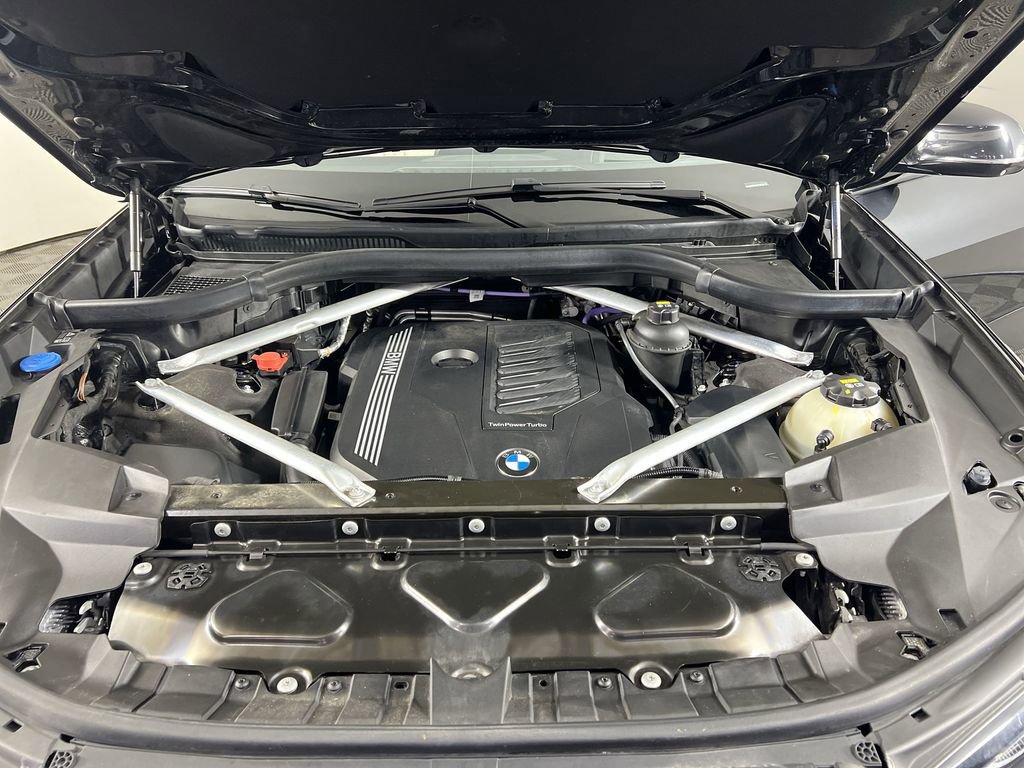 Used 2021 BMW X7 xDrive40i w/ M Sport Package image 32