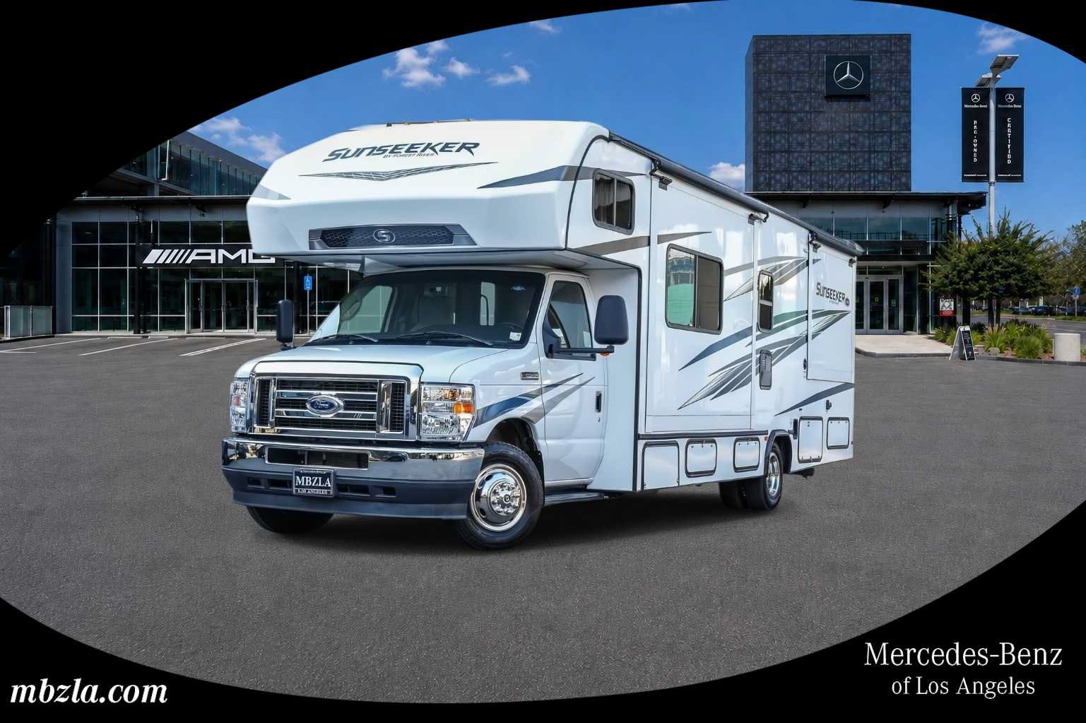 Used 2023 Ford E-450 and Econoline 450 Super Duty w/ Motorhome Prep Package RWD image 1