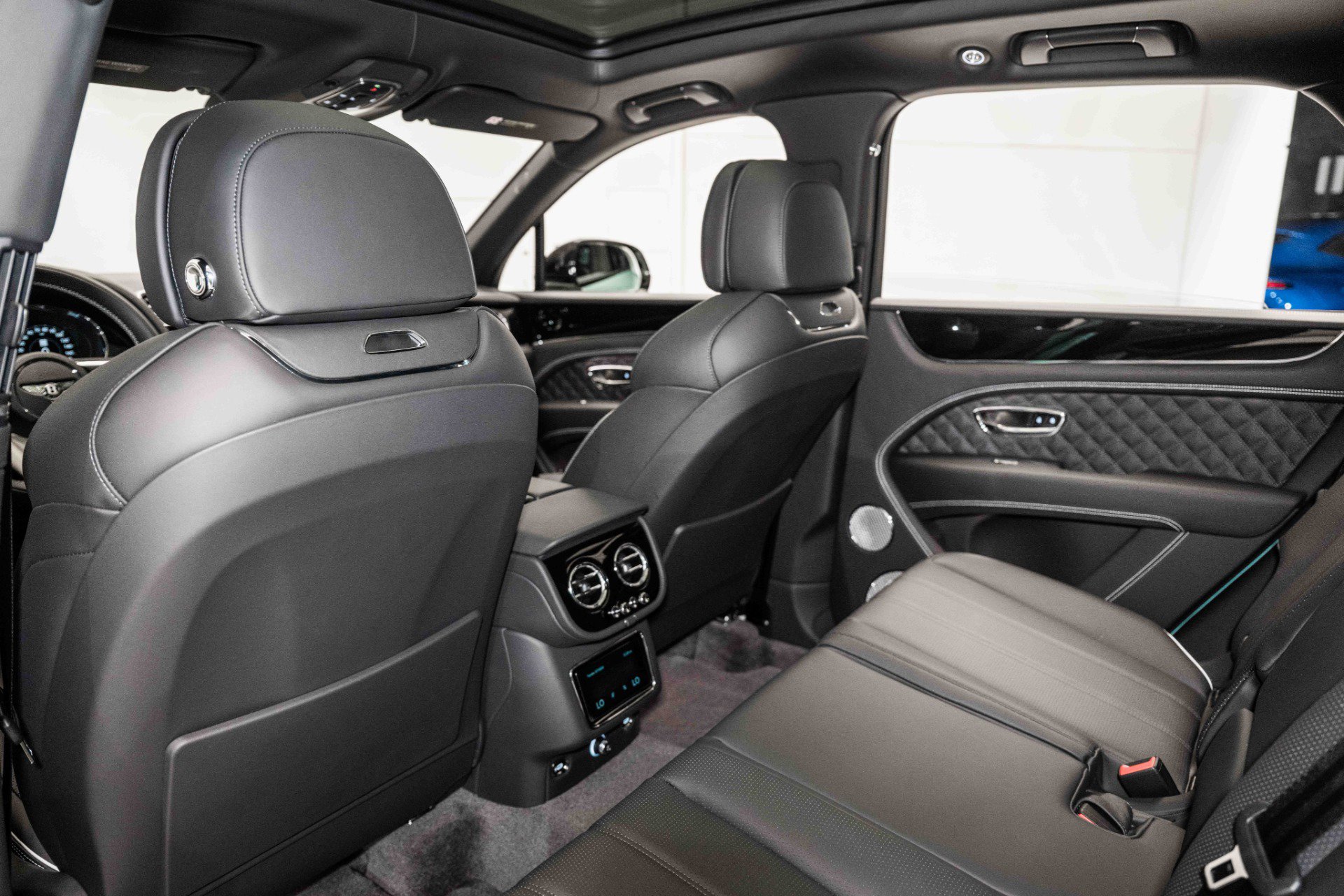 Certified 2024 Bentley Bentayga AWD/4WD image 20