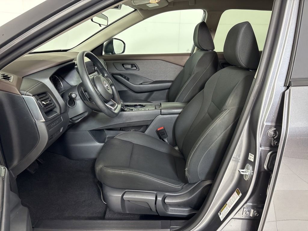Used 2023 Nissan Rogue S image 14