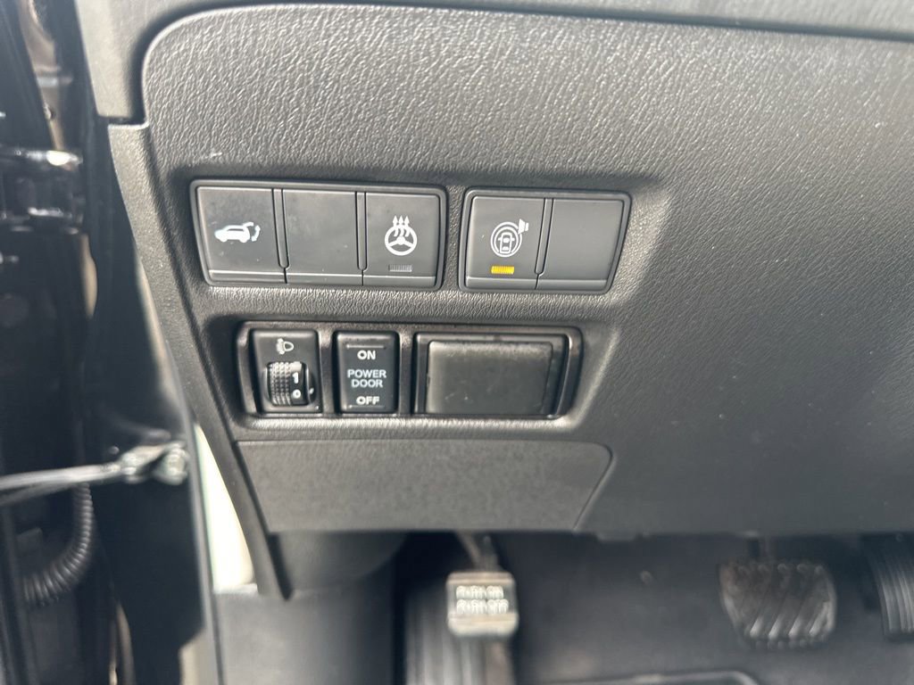 Used 2018 Nissan Armada Platinum image 13