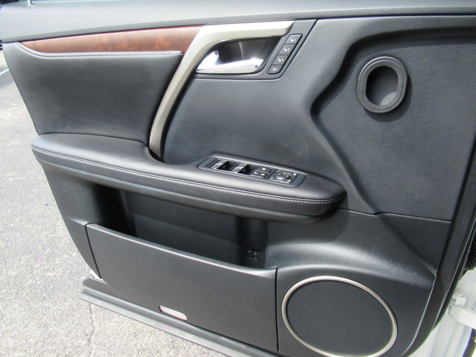 Used 2020 Lexus RX 350L FWD w/ Premium Package image 23
