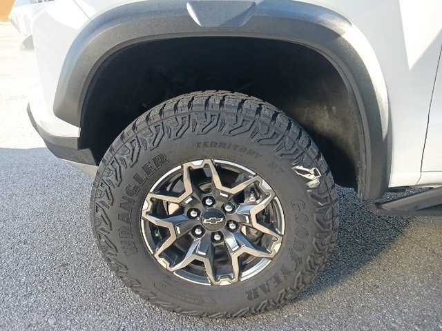 Used 2024 Chevrolet Colorado ZR2 w/ ZR2 Convenience Package III image 10