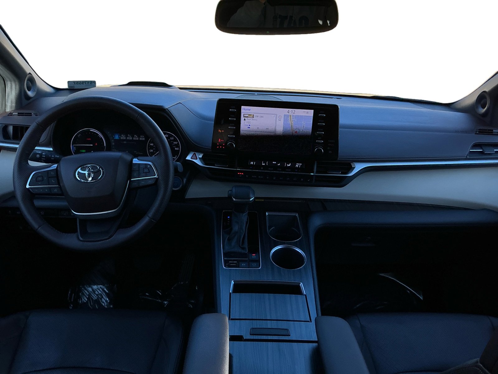 Used 2023 Toyota Sienna Platinum image 9
