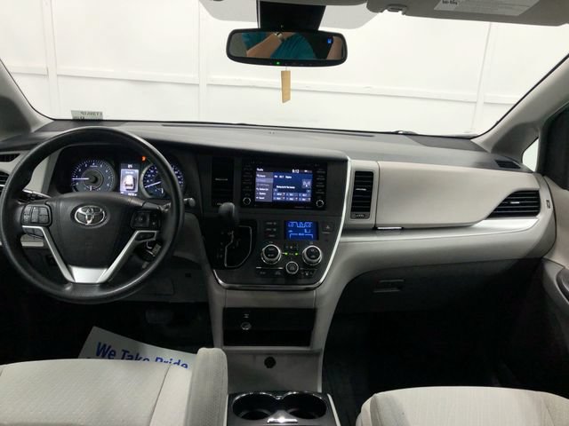 Used 2018 Toyota Sienna LE AWD/4WD image 14