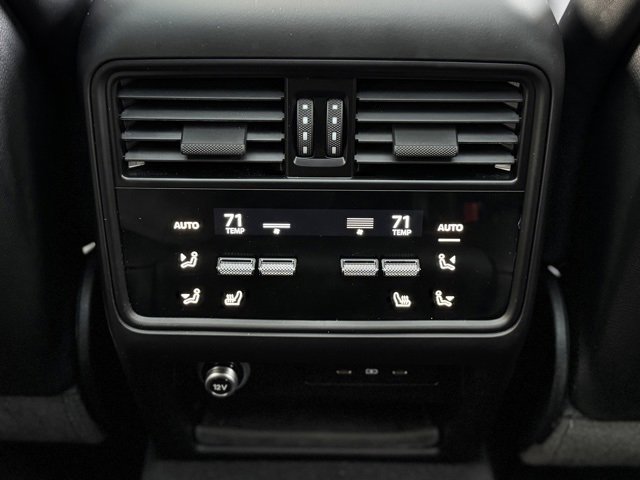 Certified 2025 Porsche Cayenne Coupe image 35