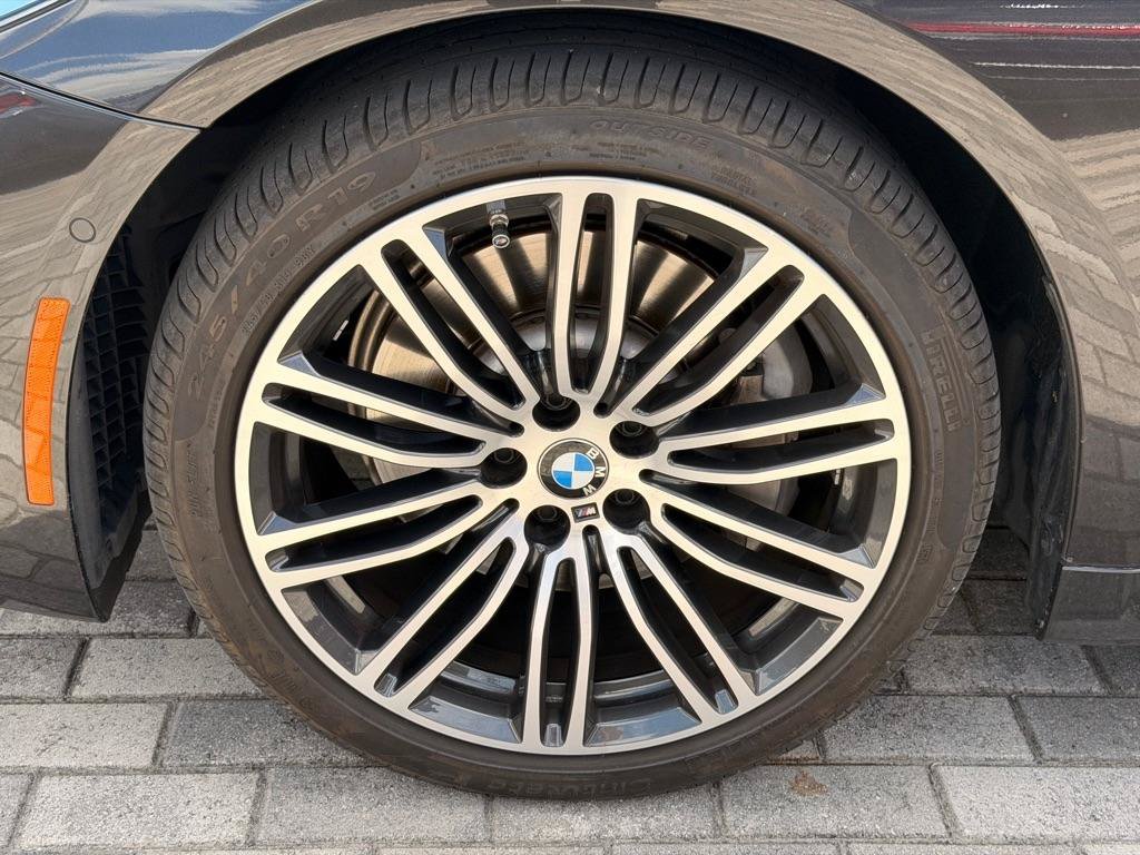 Used 2020 BMW 530i w/ M Sport Package RWD image 25