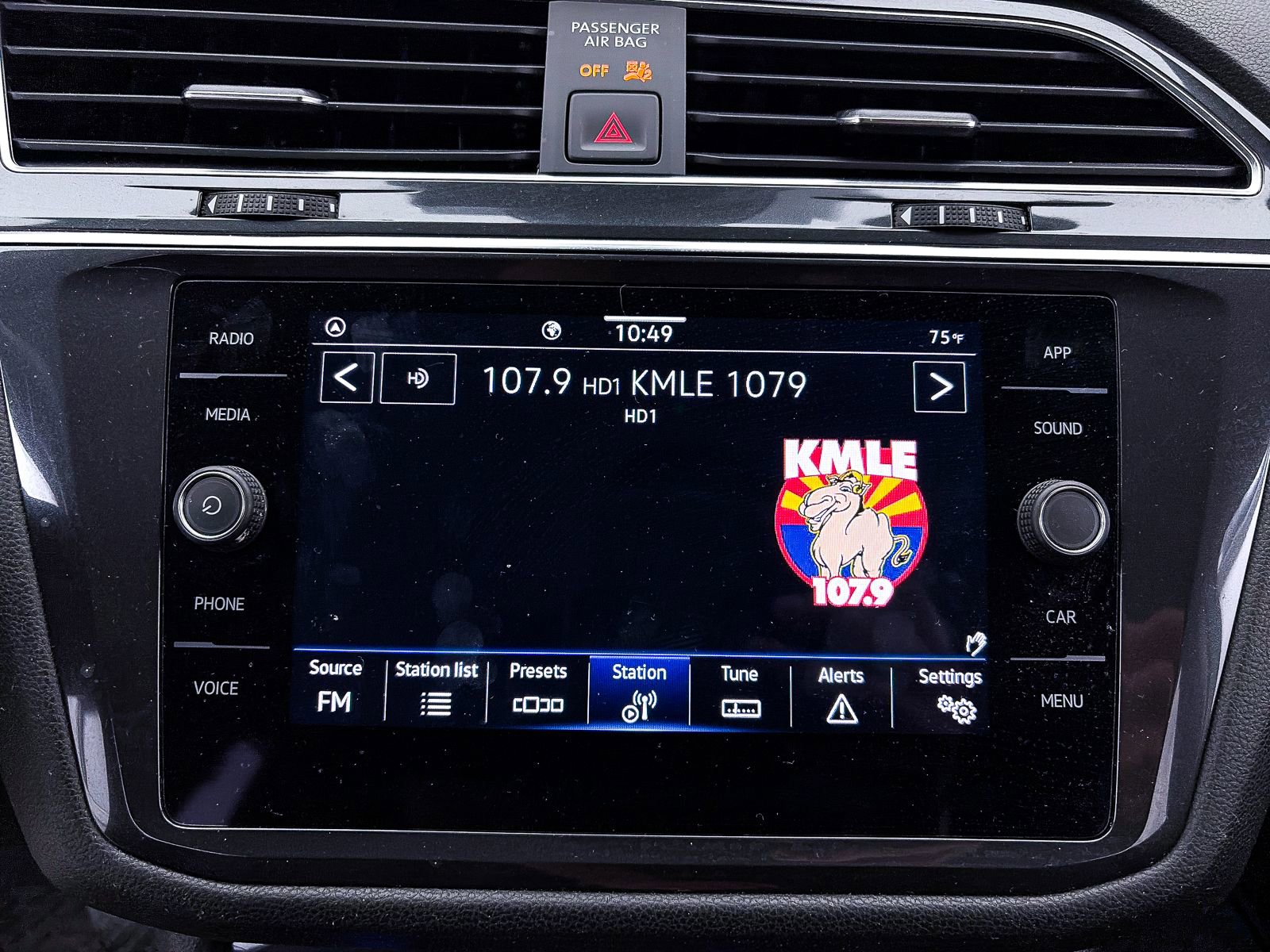 Used 2022 Volkswagen Tiguan SE image 18