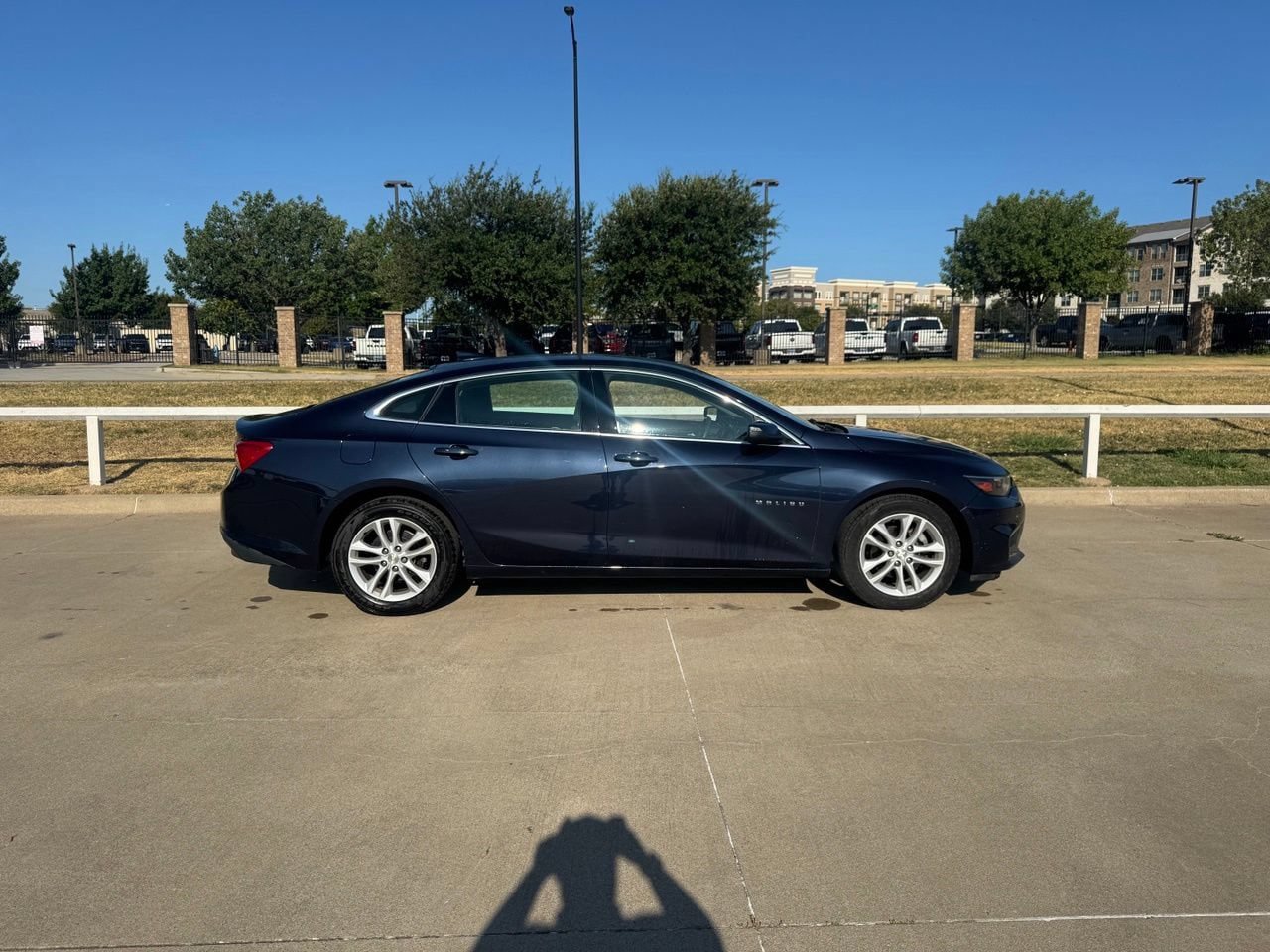 Used 2016 Chevrolet Malibu LT FWD image 3