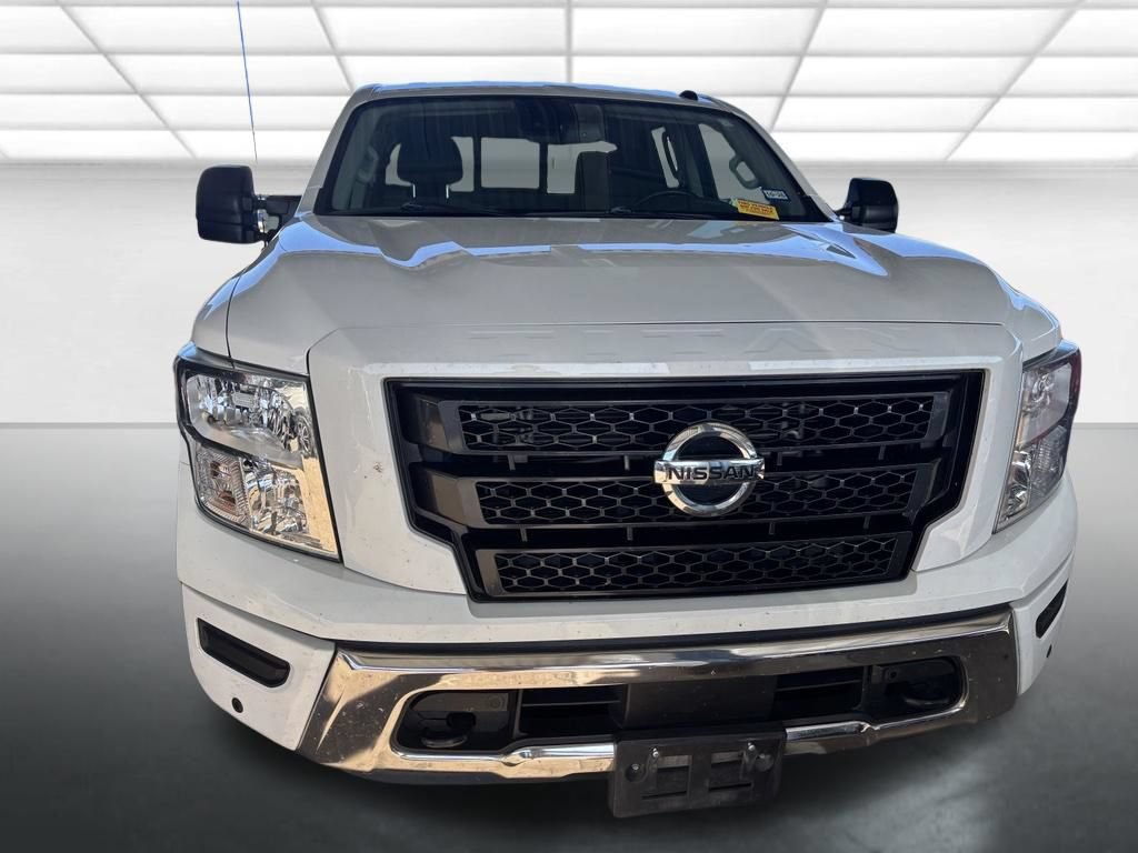 Used 2021 Nissan Titan SV w/ SV Convenience Package RWD image 2