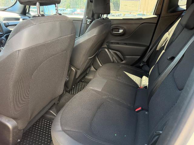 Used 2022 Jeep Renegade Altitude w/ Convenience Group image 8