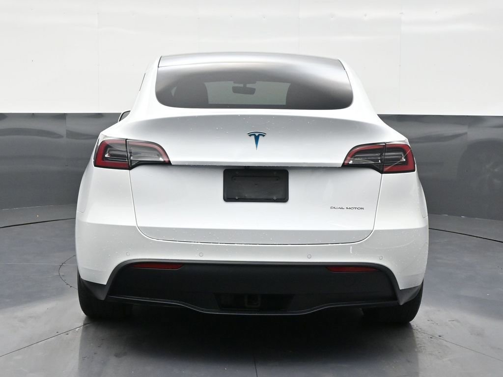 Used 2022 Tesla Model Y Long Range image 4