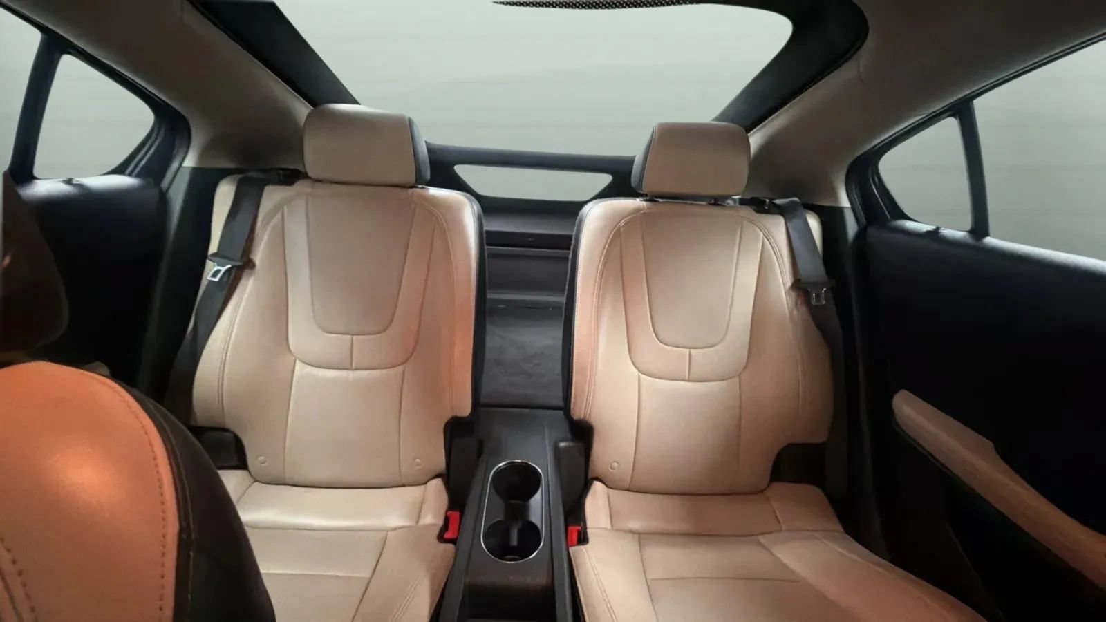 Used 2012 Chevrolet Volt Premium w/ Premium Trim Package FWD image 19
