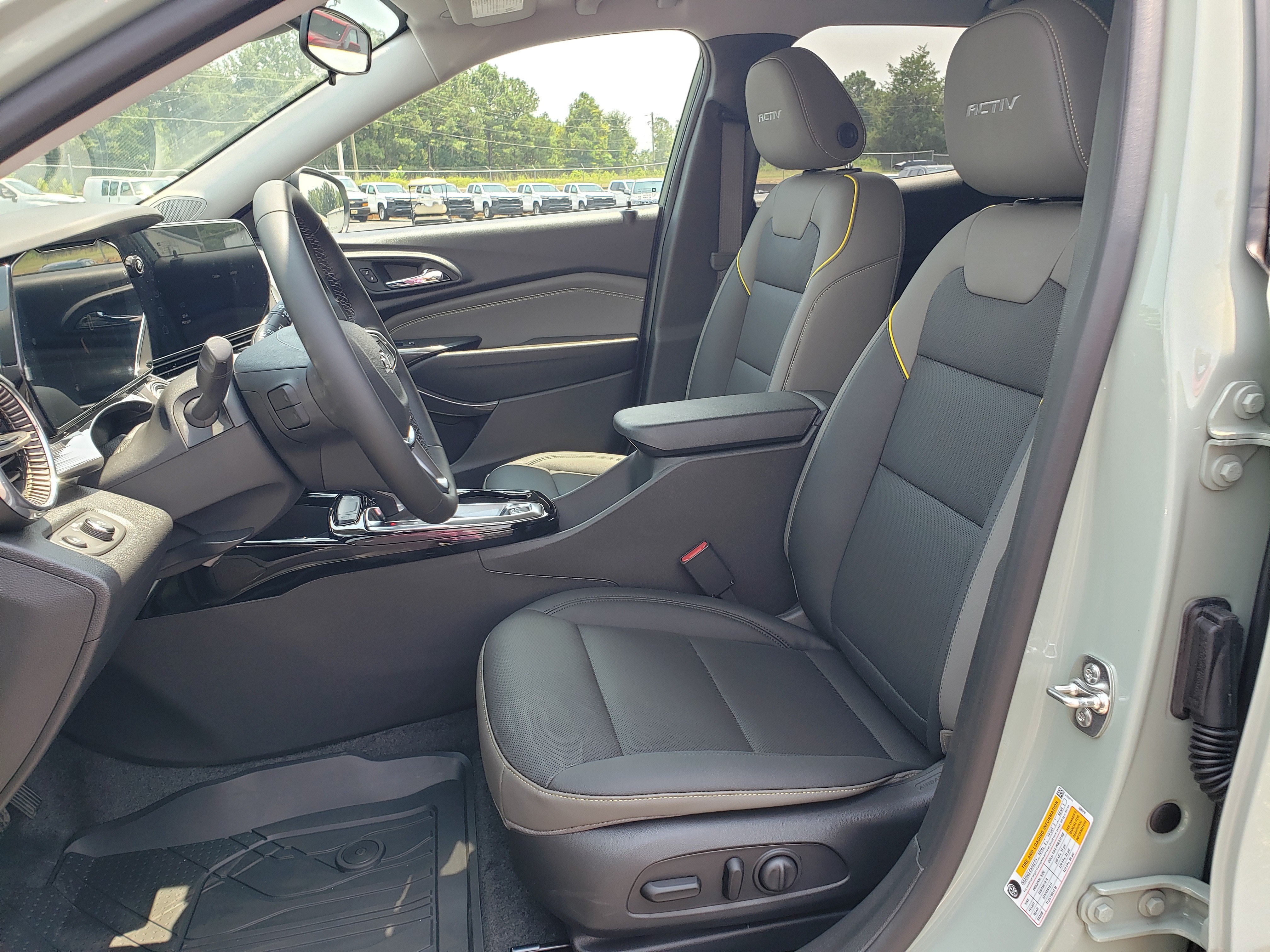 New 2026 Chevrolet Trax ACTIV w/ Driver Confidence Package FWD image 31