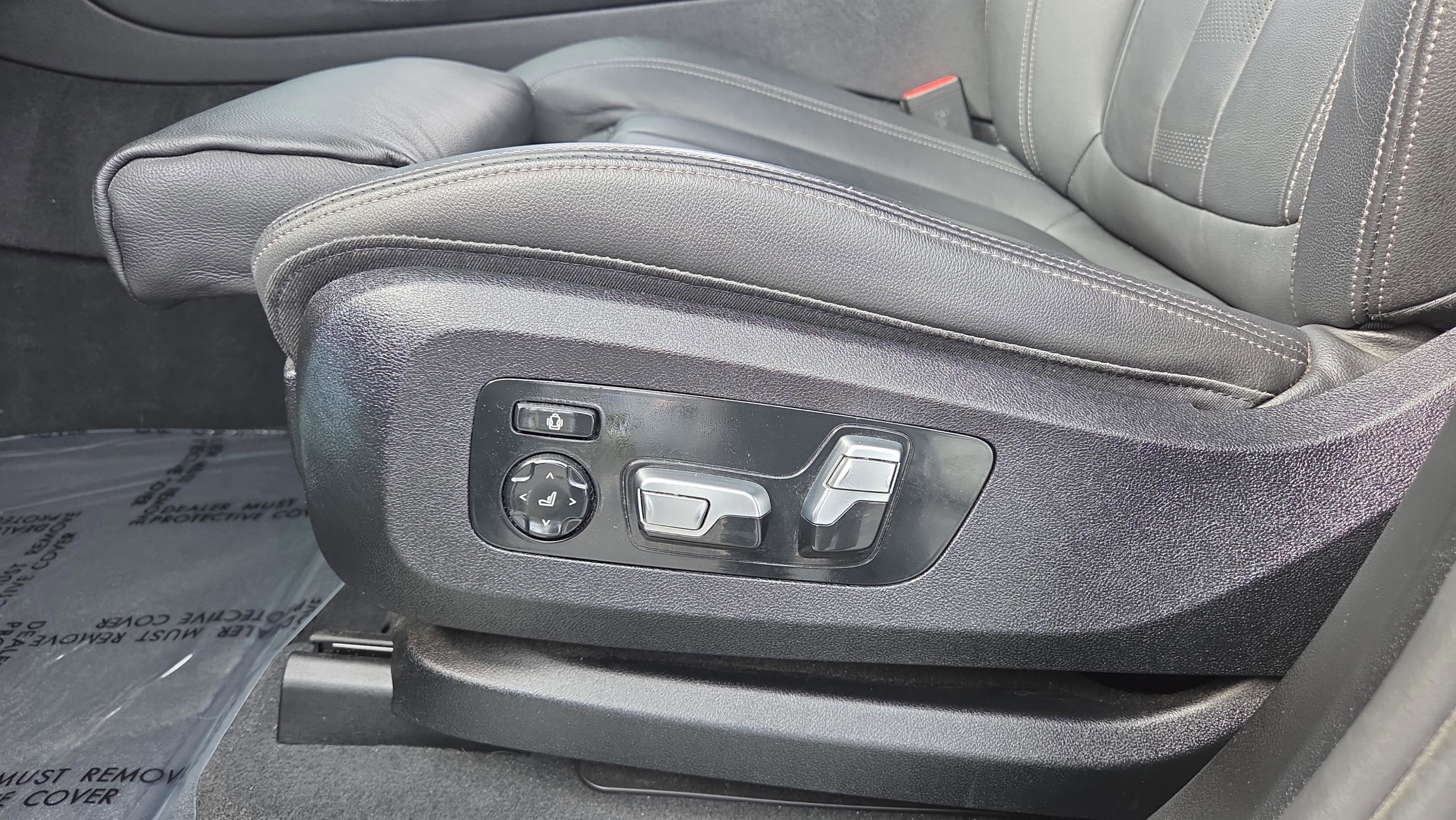 Used 2019 BMW X5 xDrive50i w/ Parking Assistance Package image 11