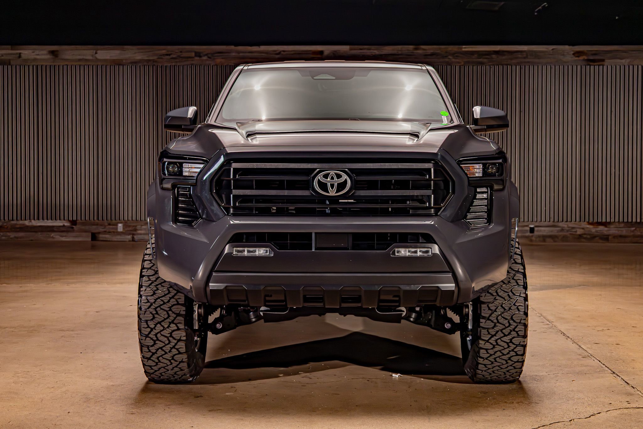 Used 2026 Toyota Tacoma SR5 AWD/4WD image 2