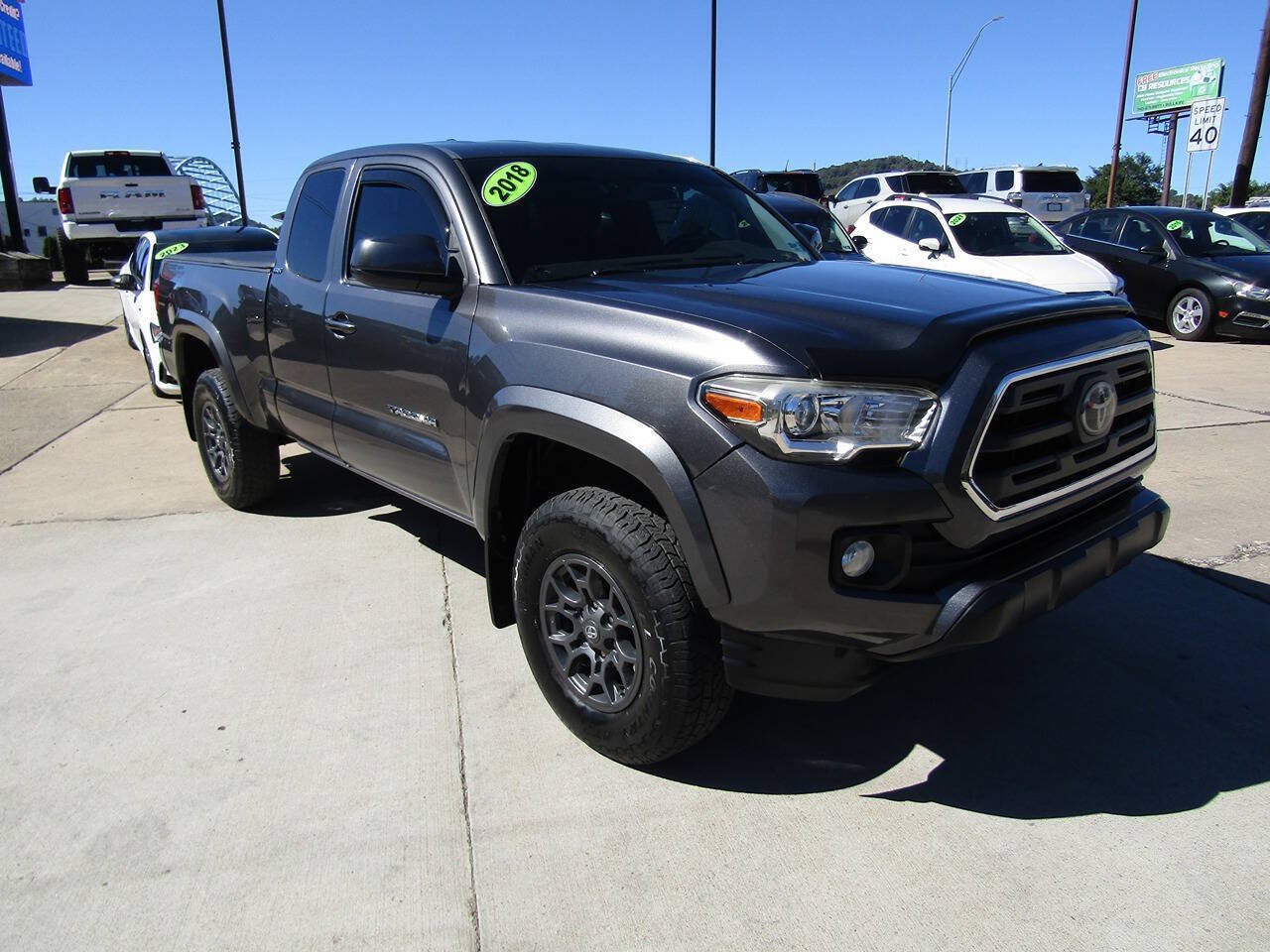 Used 2018 Toyota Tacoma SR5 AWD/4WD image 2