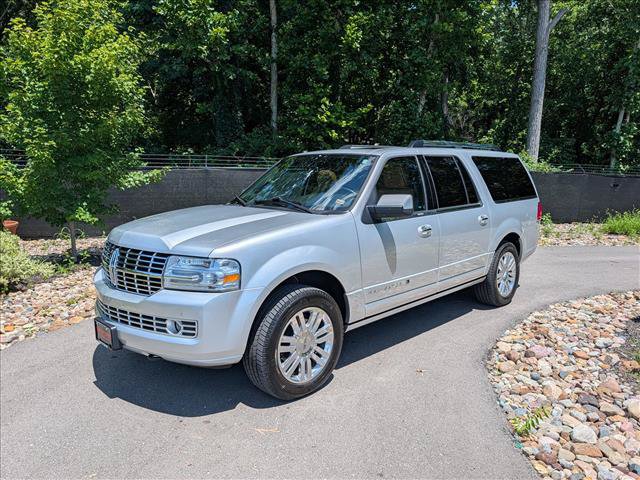 Used 2012 Lincoln Navigator L 4WD image 1