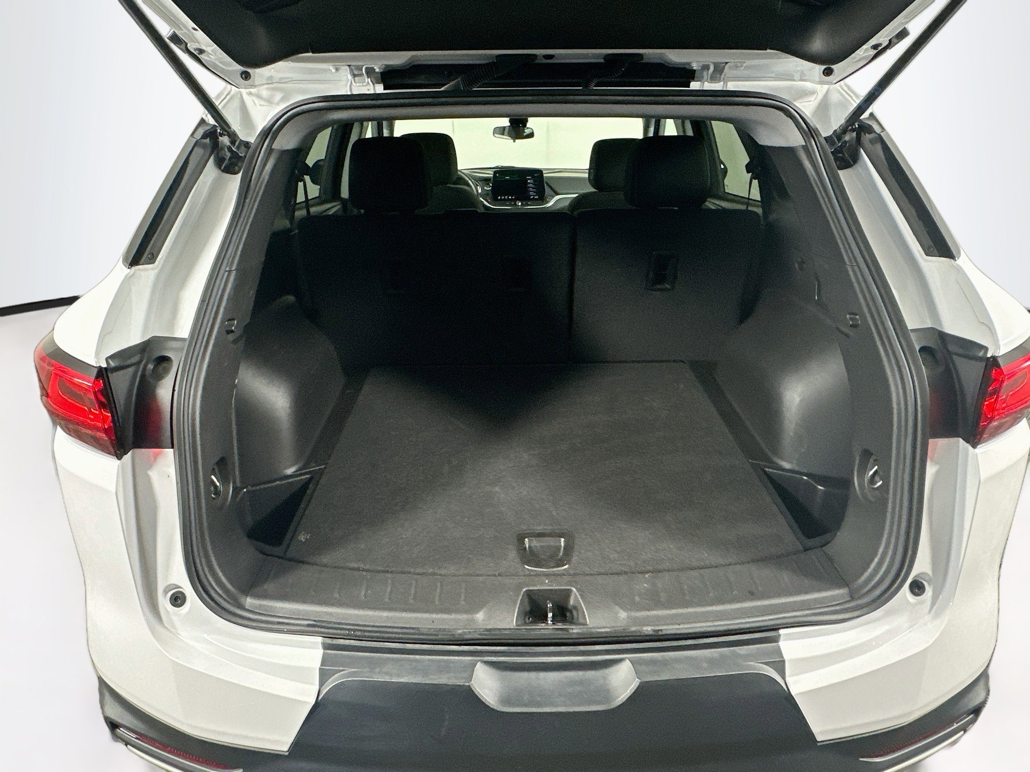 Used 2025 Chevrolet Blazer LT FWD image 26