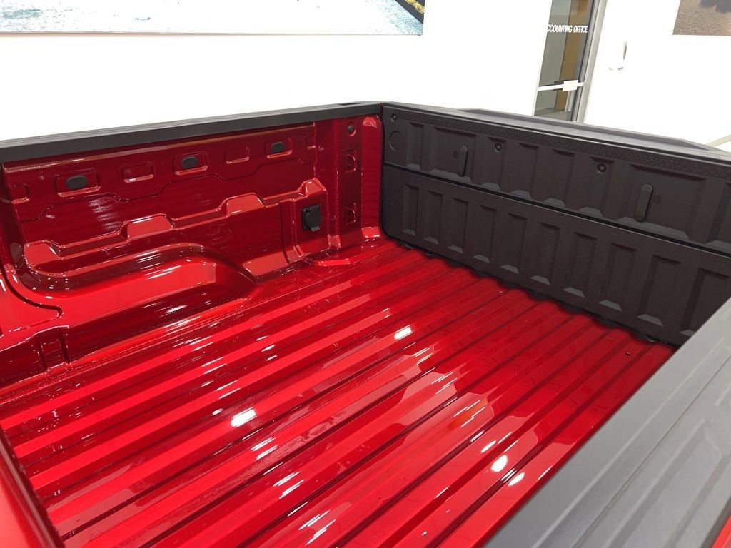 New 2024 Chevrolet Colorado LT w/ LT Convenience Package III image 6