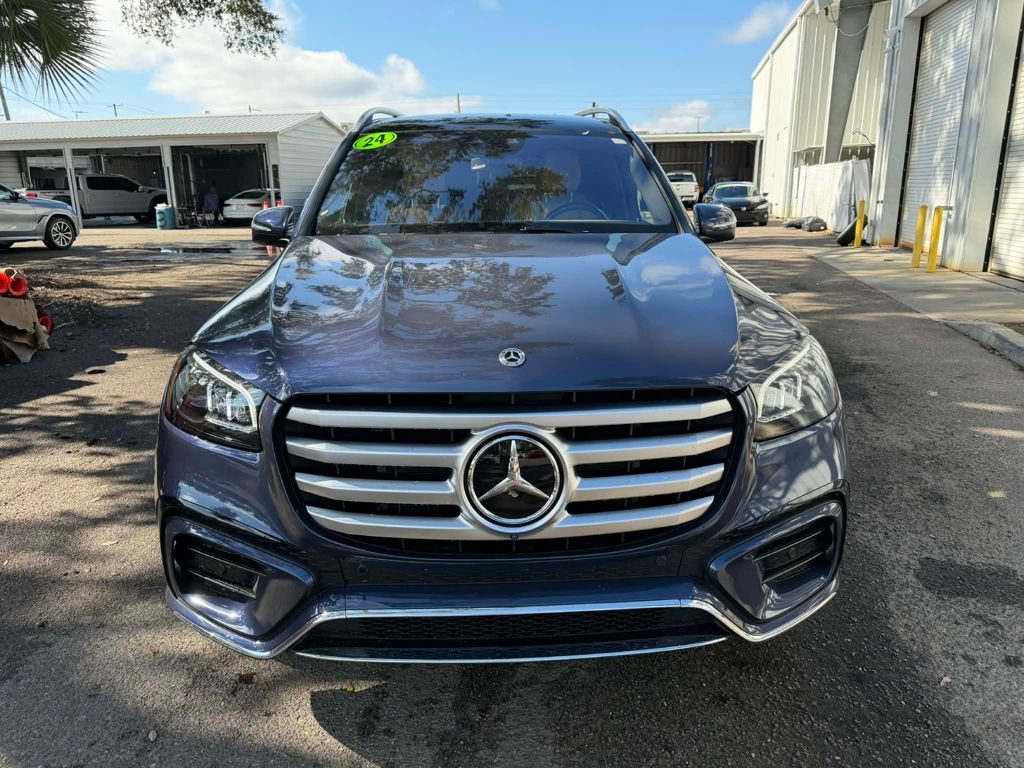 Used 2024 Mercedes-Benz GLS 580 4MATIC image 8