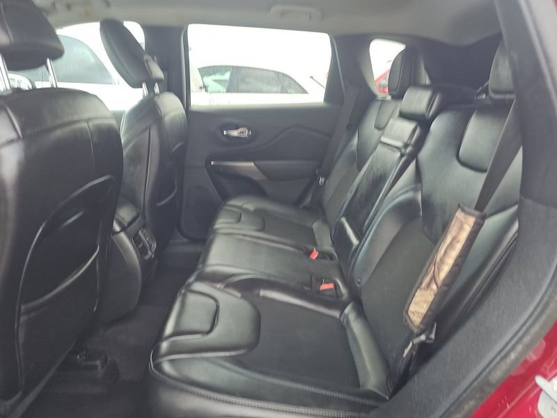 Used 2019 Jeep Cherokee Latitude Plus FWD image 24