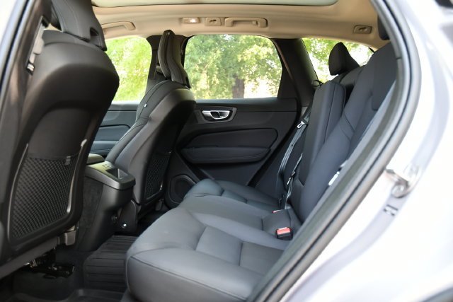 Certified 2026 Volvo XC60 B5 Plus AWD/4WD image 17