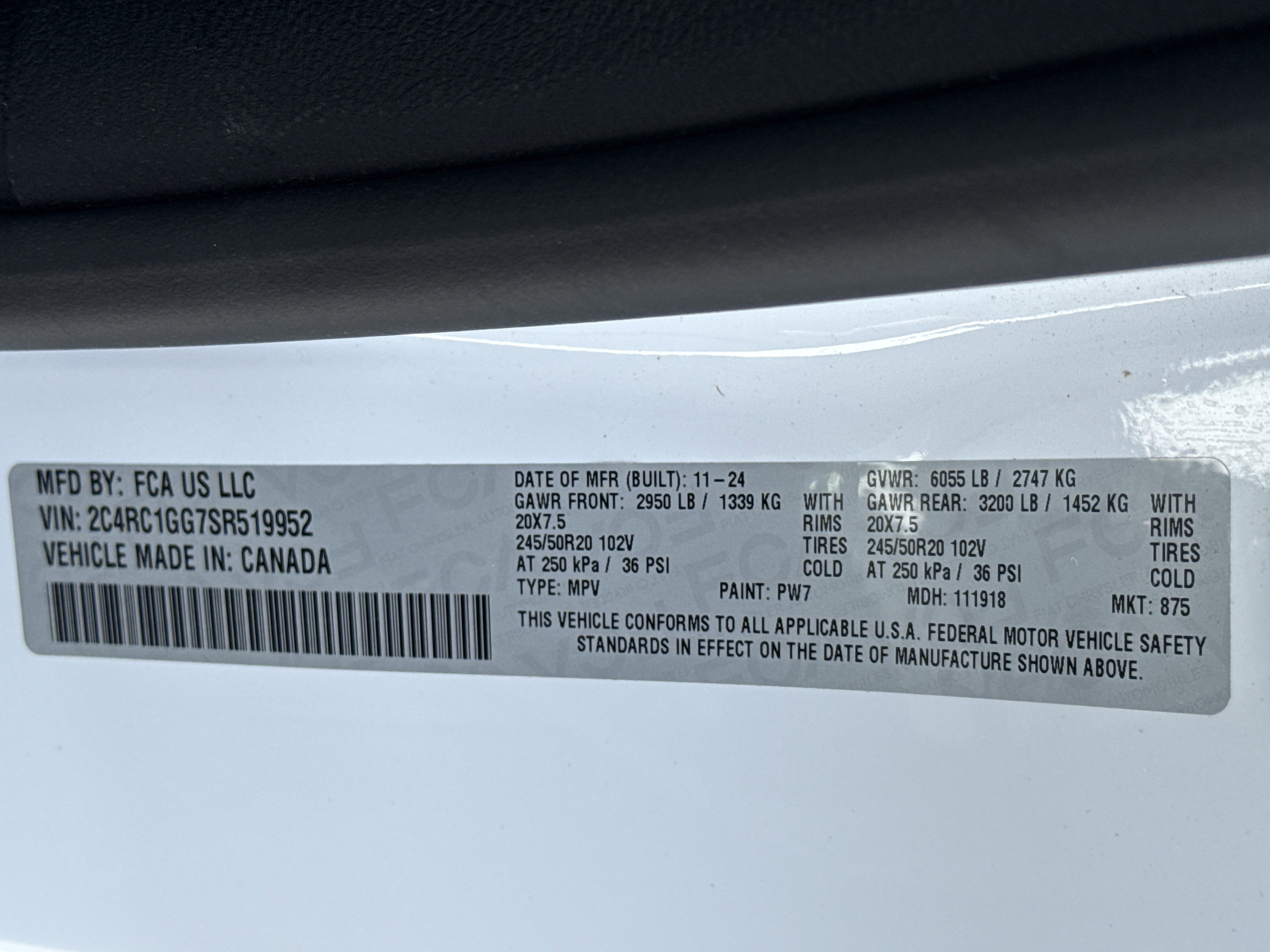 Used 2025 Chrysler Pacifica Limited FWD image 45