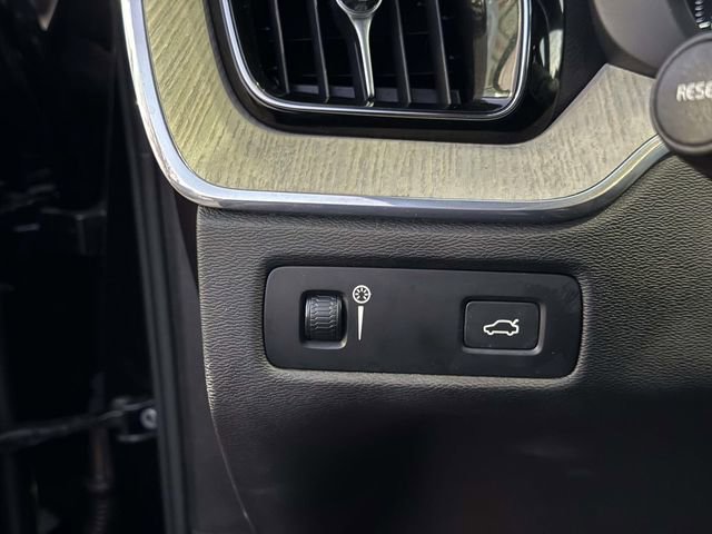 Used 2021 Volvo XC60 T6 Inscription w/ Advanced Package image 28