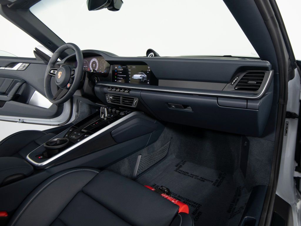 Certified 2026 Porsche 911 Carrera GTS image 33
