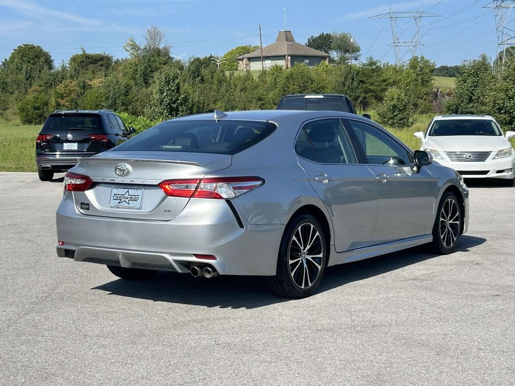 Used 2020 Toyota Camry SE FWD image 7