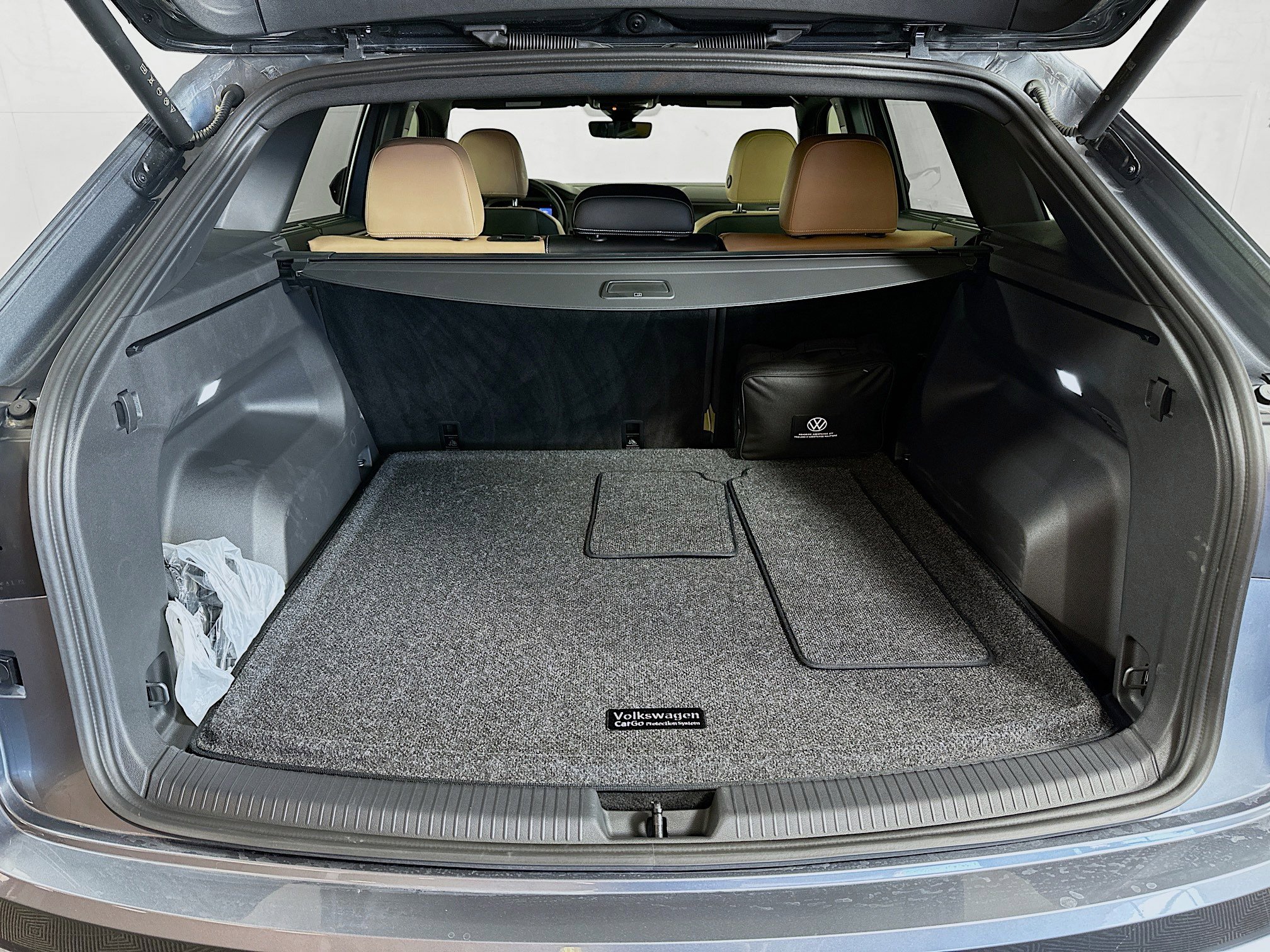 Used 2025 Volkswagen Atlas Cross Sport SEL R-Line image 26